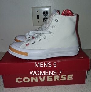 PRICE IS FIRM!!! MENS 5, WOMENS 7 - CONVERSE CHUCK TAYLOR ALL STAR 70 HI.